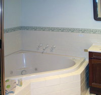 McLaren Ridge 1 - McLaren Ridge Log Cabins - Tourism Caloundra