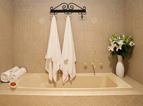 Winemakers Retreat - Tourism Caloundra 1