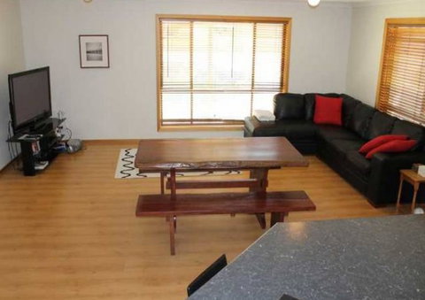 Krasni Park Cottage - Tourism Caloundra 0