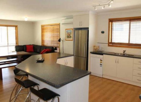 Krasni Park Cottage - Tourism Caloundra 1