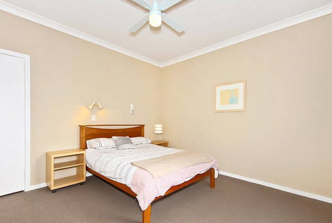 Sea Sand And Scrub Holiday House - Tourism Caloundra 4