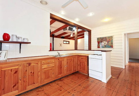 Sea Sand And Scrub Holiday House - Tourism Caloundra 6