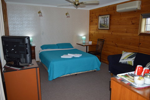 Tarlee Motel - Tourism Caloundra 0