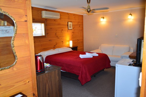 Tarlee Motel - Tourism Caloundra 4