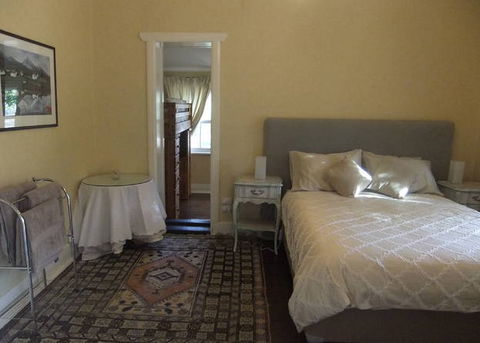 Sweet Briar In The Vines - Tourism Caloundra 2