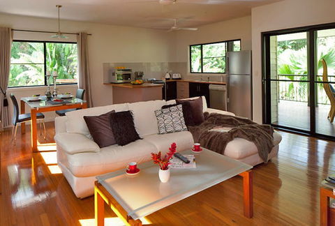 Misty Mountains Tropical Rainforest Romantic Retreat - Tourism Caloundra 0