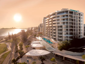 Oceans Mooloolaba Beach - Tourism Caloundra 0
