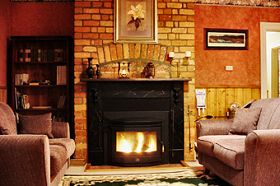 Kenya Cottage - Tourism Caloundra 0