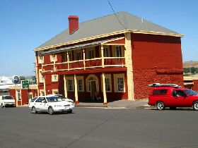 Stanley Hotel - Tourism Caloundra 0