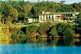 Surfside Motor Inn - Tourism Caloundra 0
