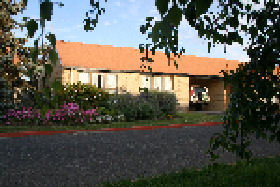 Glasgow Lodge - Tourism Caloundra 0