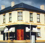 Jackson Town House Accommodation - Tourism Caloundra