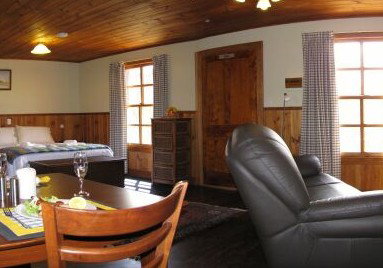 Tin Dragon Trail Cottages - Tourism Caloundra 1