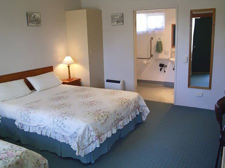 Wintersun Gardens Motel - Tourism Caloundra 3