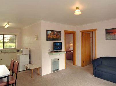 Willaway Motel Apartments - Tourism Caloundra 2