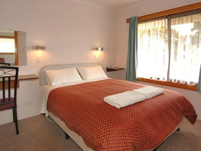 Willaway Motel Apartments - Tourism Caloundra 4