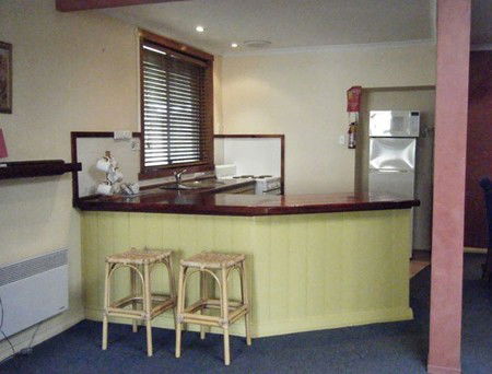 Strahan Holiday Retreat - Tourism Caloundra 2