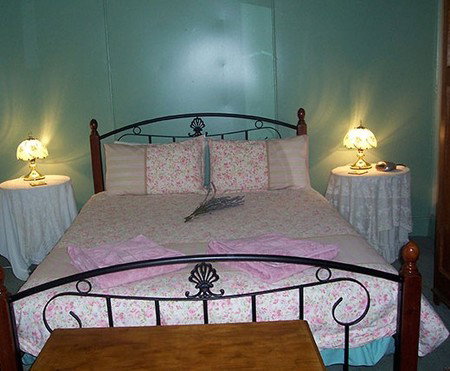 Hurlfield Farm Cottage - Tourism Caloundra 4