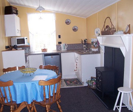 Hurlfield Farm Cottage - Tourism Caloundra 5