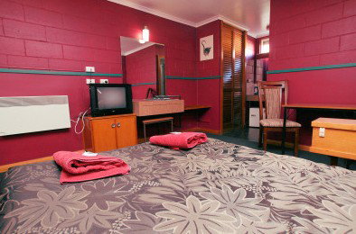 Queenstown Motor Lodge - Tourism Caloundra 1