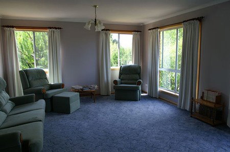 Three Hut Point Waterfront Accommodation - Tourism Caloundra 4