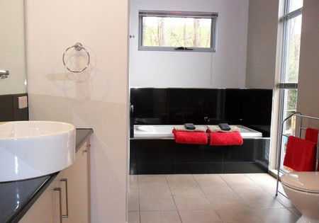 Ulverstone River Retreat - Tourism Caloundra 1