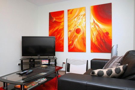 Oakley Place Townhouse - Tasmanian Short Stays - Tourism Caloundra 2