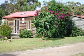 Hubies Hideaway - Tourism Caloundra 1