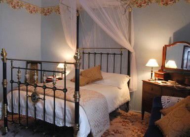 Mrs Currie's House B&B - Tourism Caloundra 4