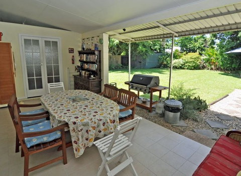 Cairns Holiday Homes Wilks House - Tourism Caloundra 2