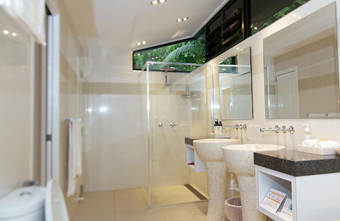 East Bedarra Island Retreat - Tourism Caloundra 2