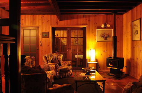 Peppertree Cottage Boutique Bed And Breakfast - Tourism Caloundra 3