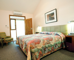 Gundaroo Colonial Inn - Tourism Caloundra 0