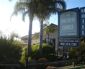 Holiday Lodge Motor Inn - Tourism Caloundra 0