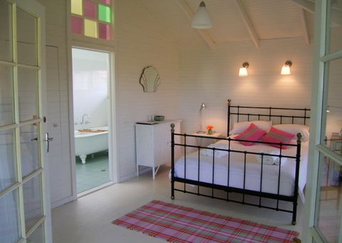 Huskisson Bed & Breakfast - Tourism Caloundra 1