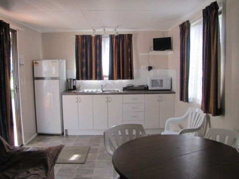 Palm Beach Caravan Park - Tourism Caloundra 2