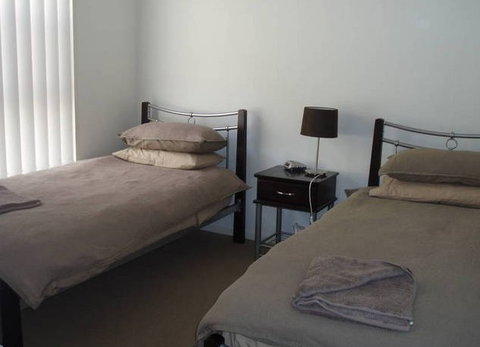 Braddon Element Apartment - Tourism Caloundra 2