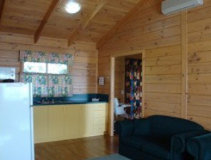 Dowling View Cabins - Tourism Caloundra 1