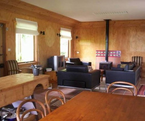 Tree Fern Lodge - Tourism Caloundra 1