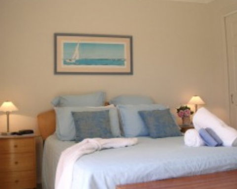 A Bay Beachcomber And Jervis Bays SeaChange - Tourism Caloundra 1