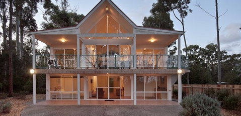 Lochani On The Bay - Tourism Caloundra 0