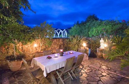 Castle On The Hill Bed And Breakfast - Tourism Caloundra 2