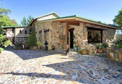 Castle On The Hill Bed And Breakfast - Tourism Caloundra 3