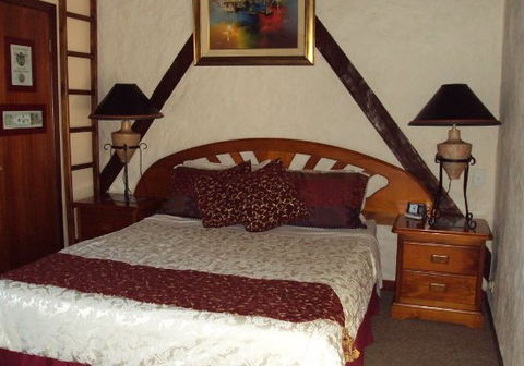 Castle On The Hill Bed And Breakfast - Tourism Caloundra 5