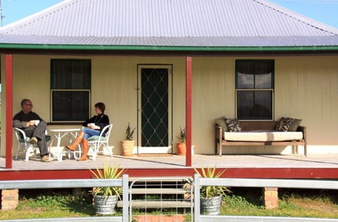 McLennans Lane River Retreat - Tourism Caloundra 1