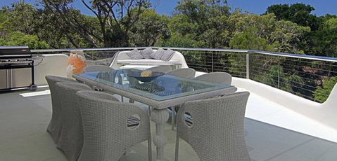 Beachcomber Beach House - Tourism Caloundra 2
