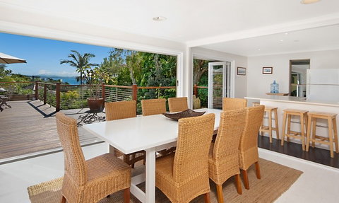 34 Brownell Drive - Oscars - Tourism Caloundra 4