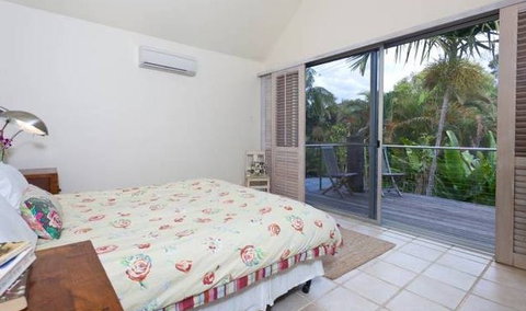 Belongil Summerhouse - Tourism Caloundra 4
