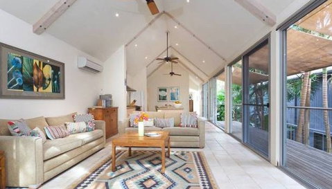 Belongil Summerhouse - Tourism Caloundra 5