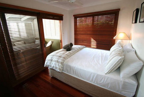 Byron View - Tourism Caloundra 0